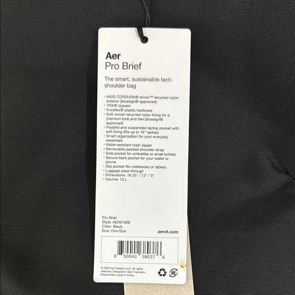 Aer Pro Brief Tech Shoulder Bag - Picture 3 of 7